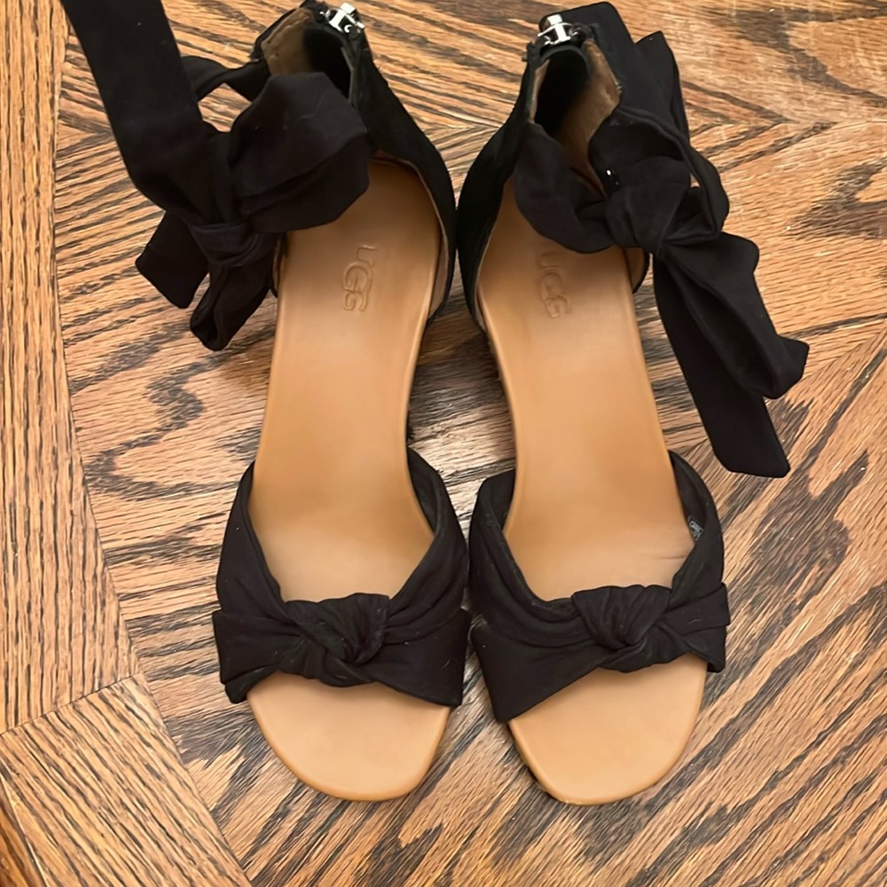 UGG Women's Black and Tan Shoes